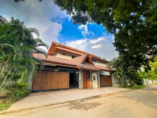 For rent 5 bedrooms house in Mueang Chiang Mai, Chiang Mai