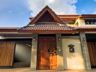 For rent 5 bedrooms house in Mueang Chiang Mai, Chiang Mai