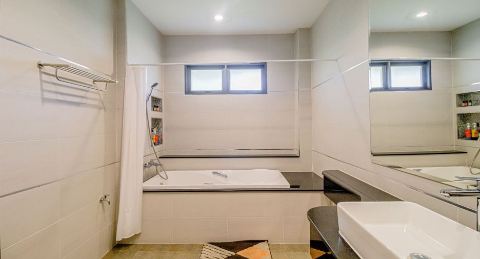 Casa en alquiler de 5 habitaciones en Mueang Chiang Mai, Chiang Mai