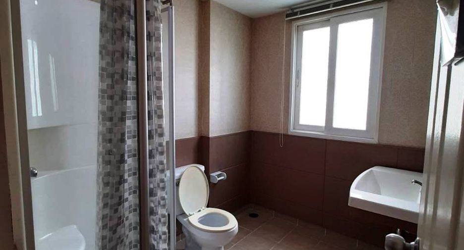 For rent 3 bedrooms house in Pak Kret, Nonthaburi