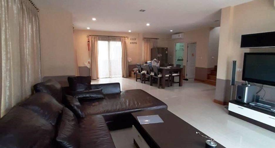 For rent 3 bedrooms house in Pak Kret, Nonthaburi