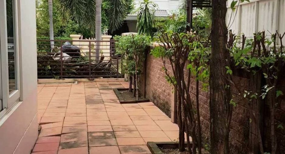 For rent 3 bedrooms house in Pak Kret, Nonthaburi