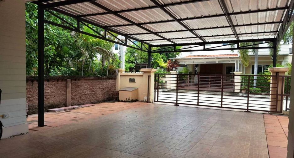 For rent 3 bedrooms house in Pak Kret, Nonthaburi