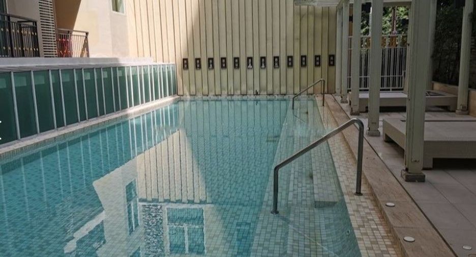 Condo en alquiler de 3 habitaciones en Khlong Toei, Bangkok