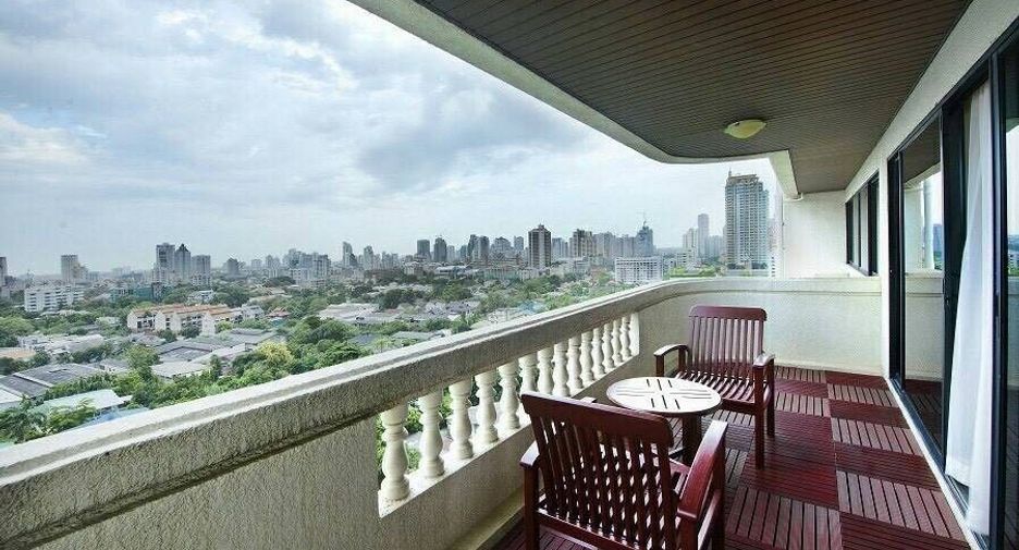 À louer 4 chambres maison à Watthana, Bangkok