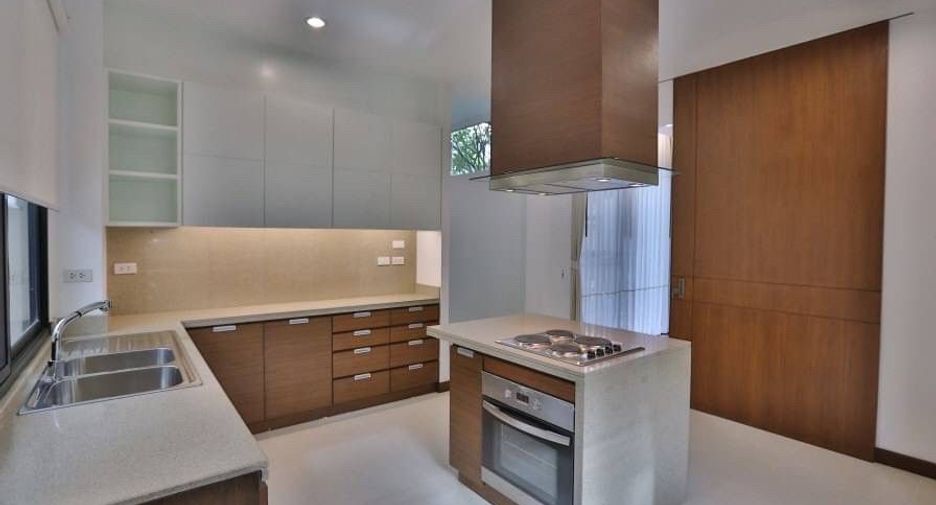 For rent 3 ベッドルーム house in Watthana, Bangkok