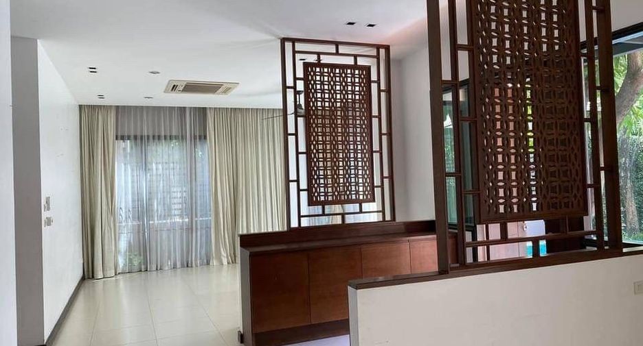 For rent 3 ベッドルーム house in Watthana, Bangkok