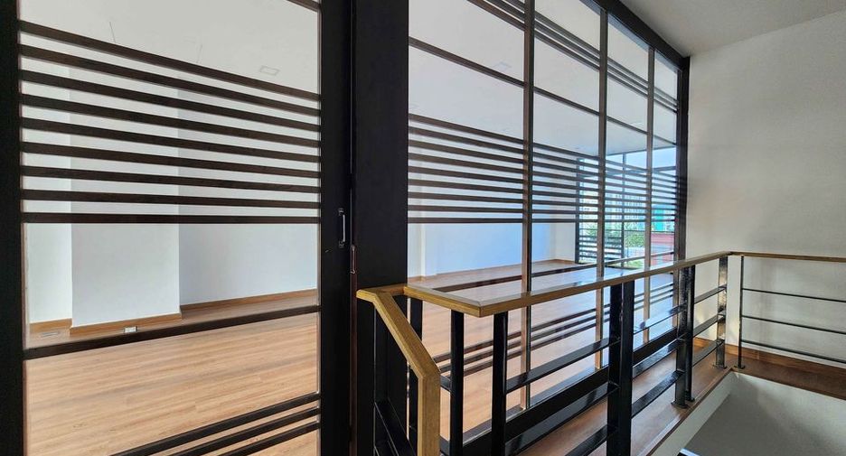Büro zur Miete mit 6 Zimmer in Prawet, Bangkok