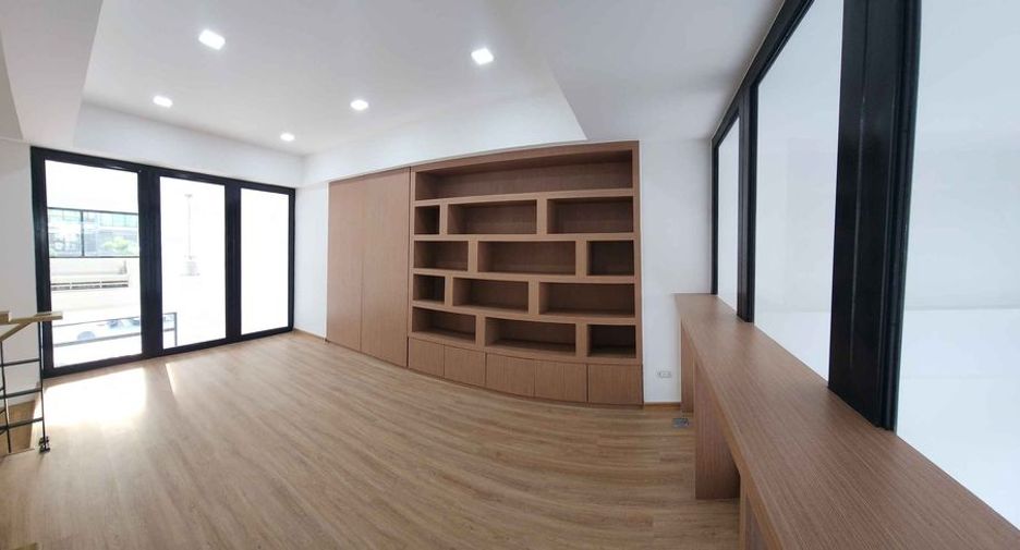 Büro zur Miete mit 6 Zimmer in Prawet, Bangkok