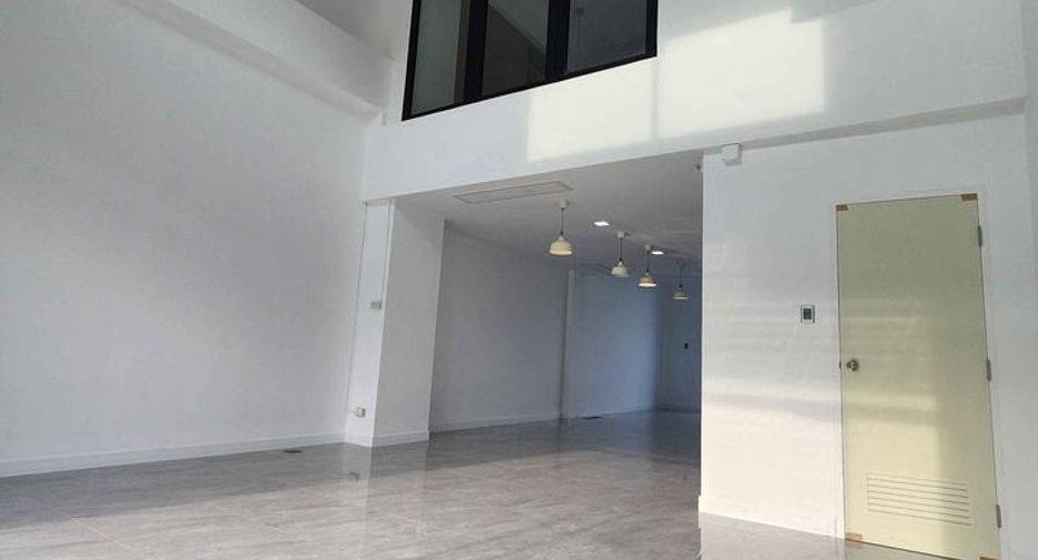 Büro zur Miete mit 6 Zimmer in Prawet, Bangkok