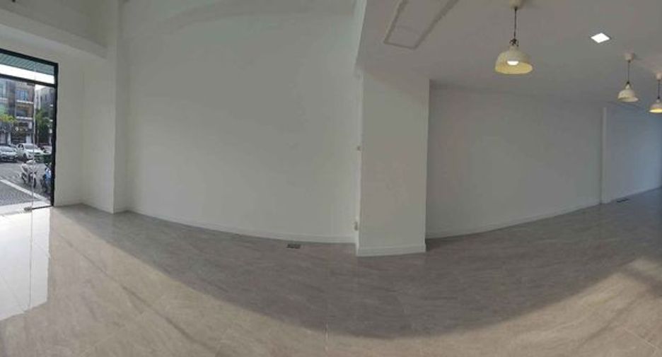 Büro zur Miete mit 6 Zimmer in Prawet, Bangkok