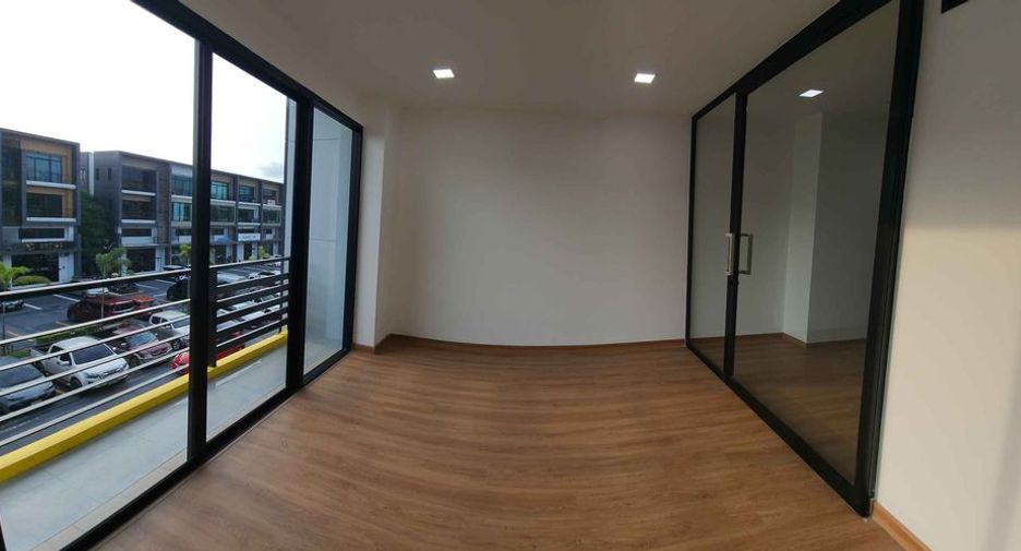 Büro zur Miete mit 6 Zimmer in Prawet, Bangkok