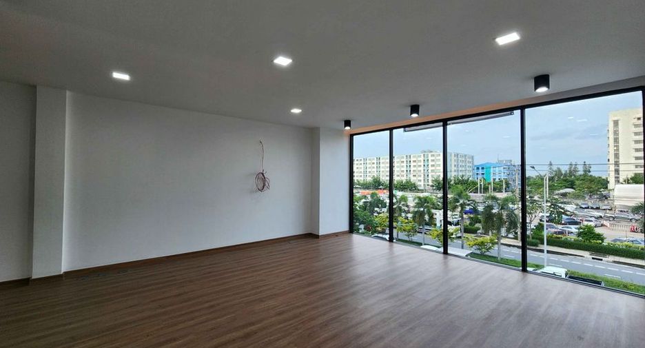 Büro zur Miete mit 6 Zimmer in Prawet, Bangkok