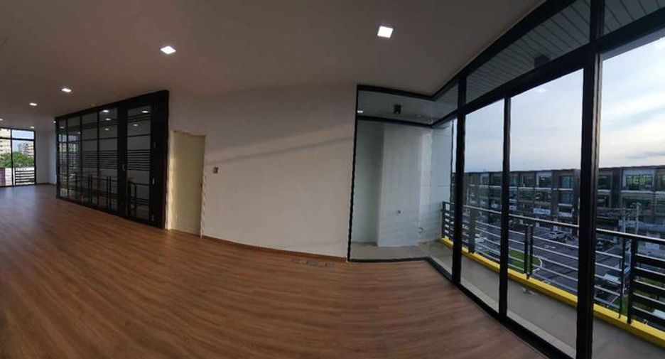 Büro zur Miete mit 6 Zimmer in Prawet, Bangkok