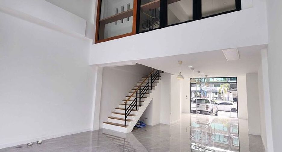 Büro zur Miete mit 6 Zimmer in Prawet, Bangkok