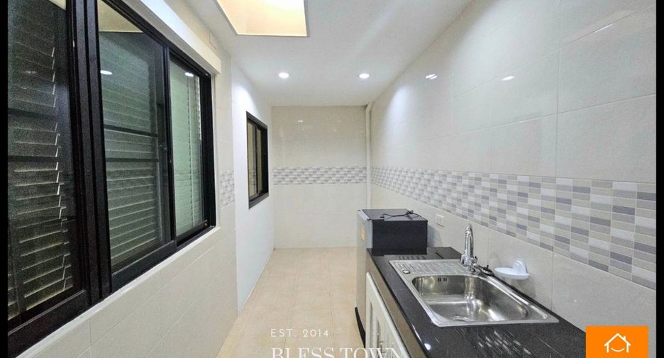 Reihenhaus zum Kauf mit 3 Zimmer in Khlong Toei, Bangkok