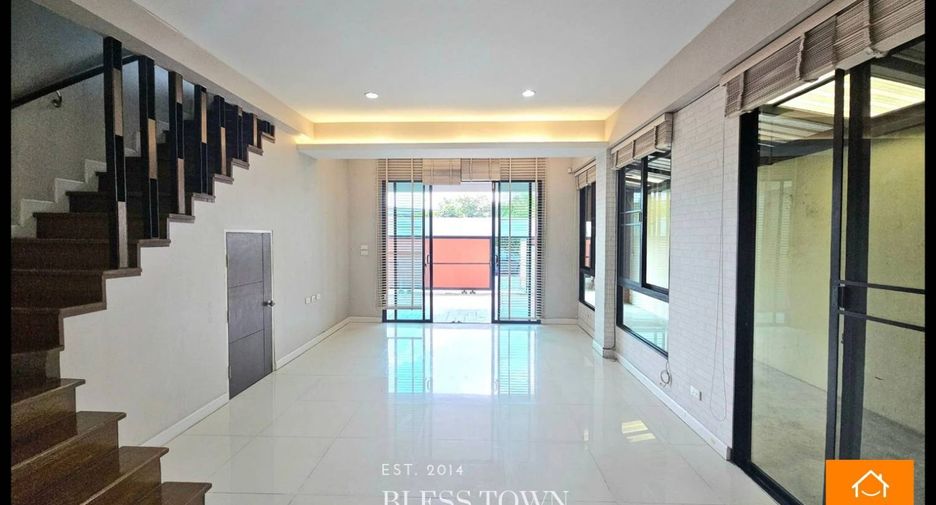 Reihenhaus zum Kauf mit 3 Zimmer in Khlong Toei, Bangkok