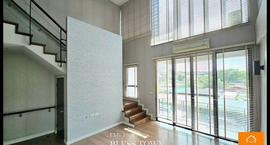 Reihenhaus zum Kauf mit 3 Zimmer in Khlong Toei, Bangkok