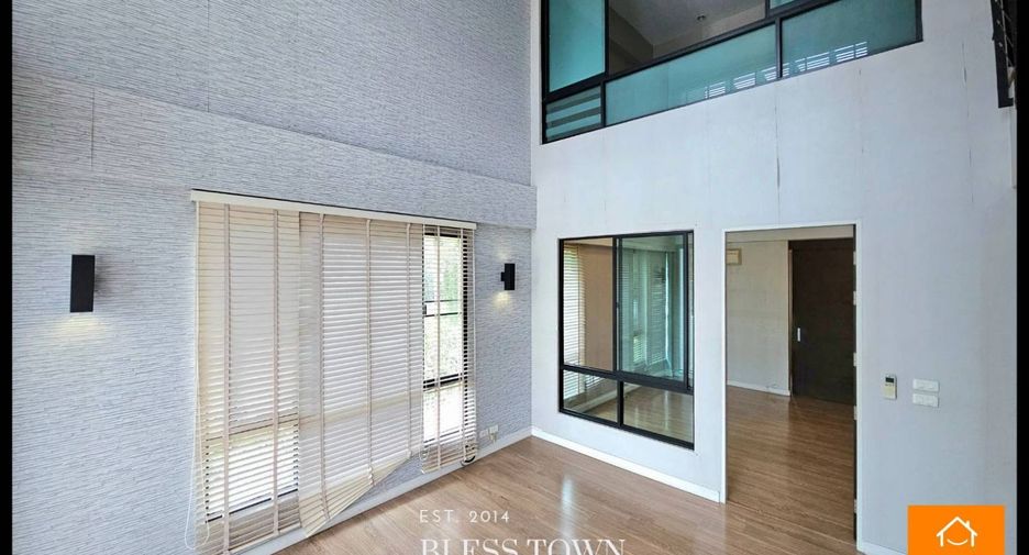 Reihenhaus zum Kauf mit 3 Zimmer in Khlong Toei, Bangkok