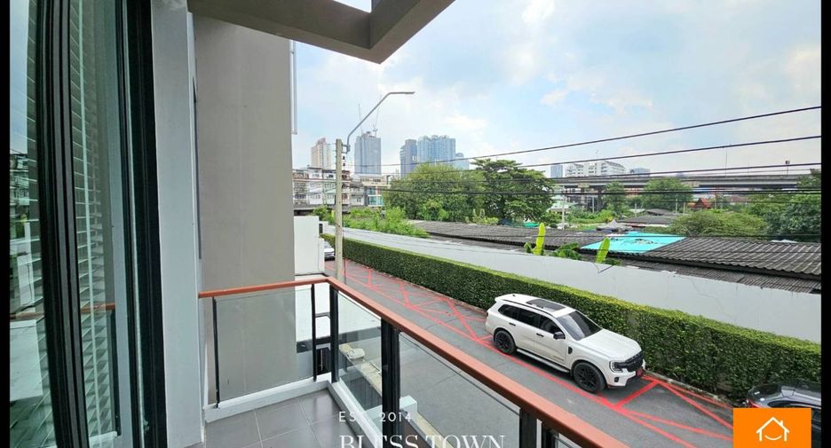 Reihenhaus zum Kauf mit 3 Zimmer in Khlong Toei, Bangkok