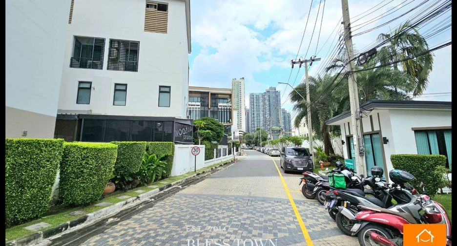 Reihenhaus zum Kauf mit 3 Zimmer in Khlong Toei, Bangkok