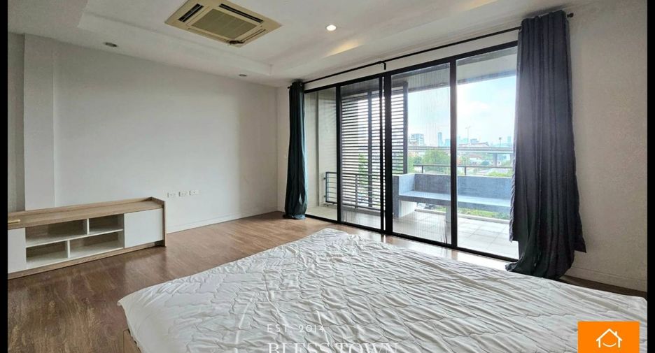 Reihenhaus zum Kauf mit 3 Zimmer in Khlong Toei, Bangkok