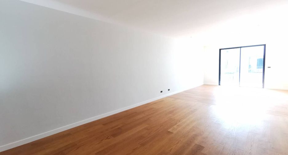 For sale 6 bedrooms house in Saphan Sung, Bangkok