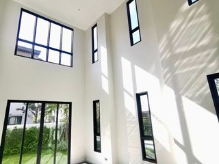 For sale 6 bedrooms house in Saphan Sung, Bangkok