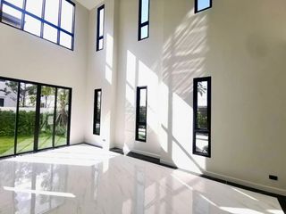 For sale 6 bedrooms house in Saphan Sung, Bangkok