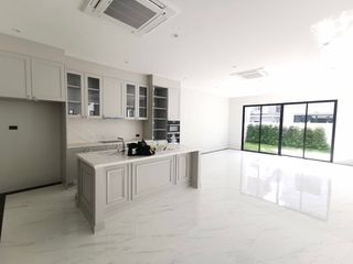 For sale 6 bedrooms house in Saphan Sung, Bangkok