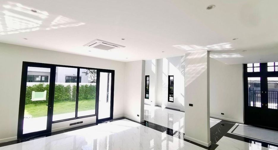For sale 6 bedrooms house in Saphan Sung, Bangkok