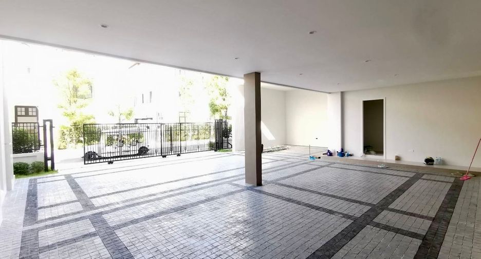 For sale 6 bedrooms house in Saphan Sung, Bangkok