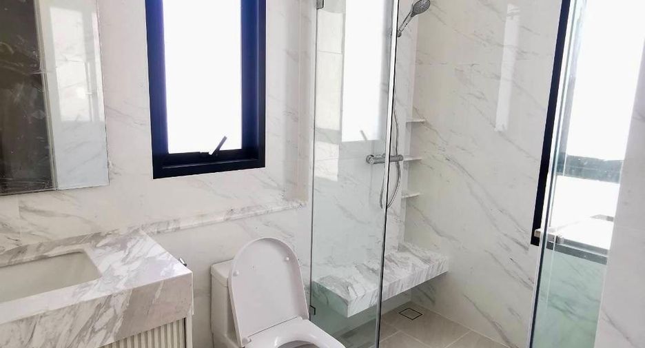 For sale 6 bedrooms house in Saphan Sung, Bangkok