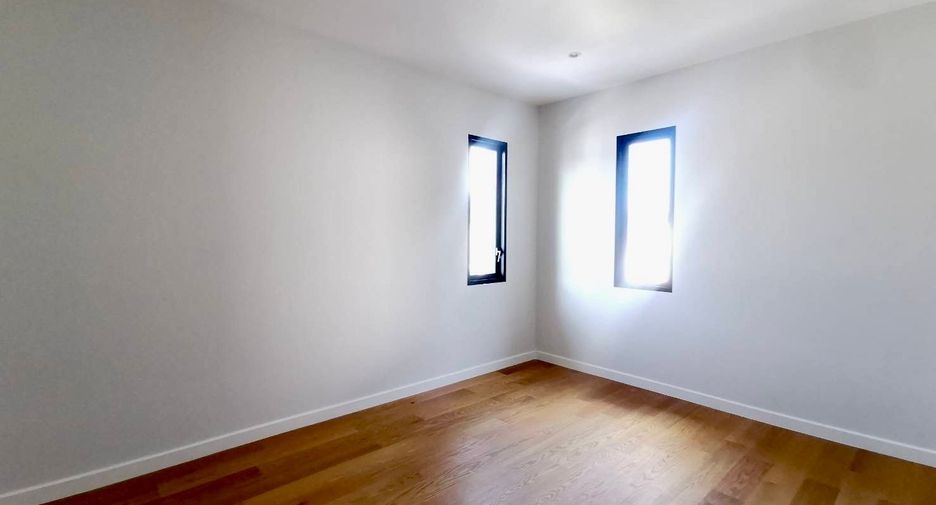 For sale 6 bedrooms house in Saphan Sung, Bangkok