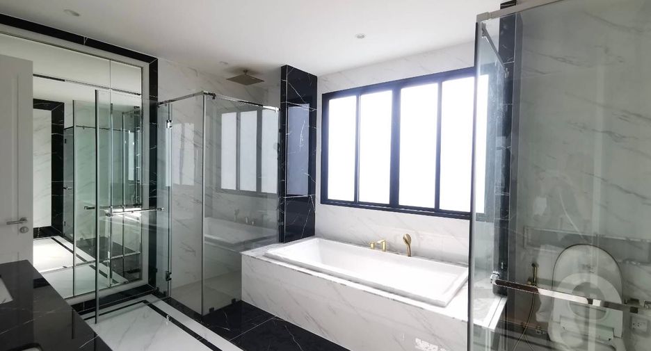 For sale 6 bedrooms house in Saphan Sung, Bangkok