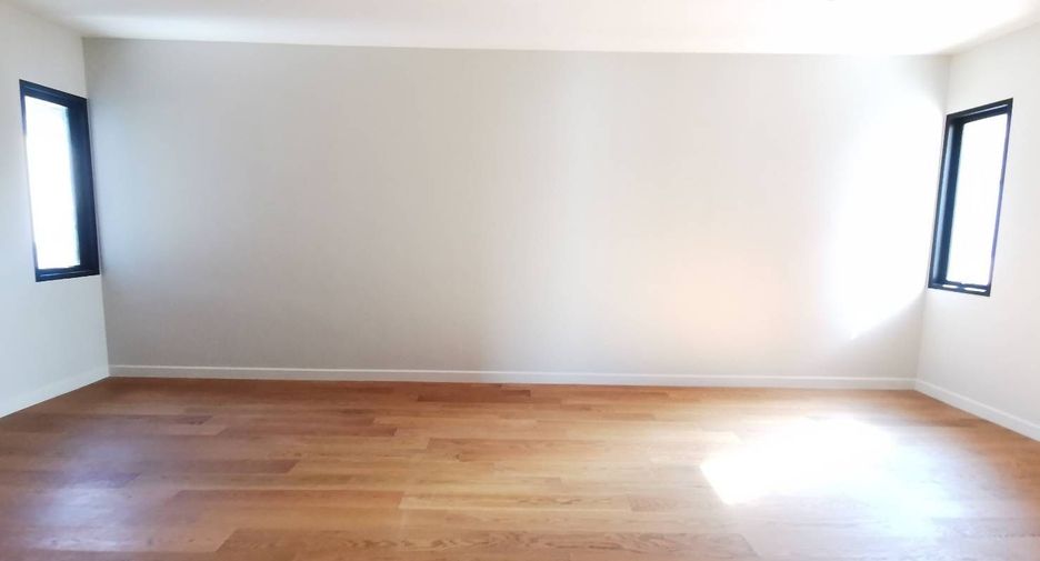 For sale 6 bedrooms house in Saphan Sung, Bangkok