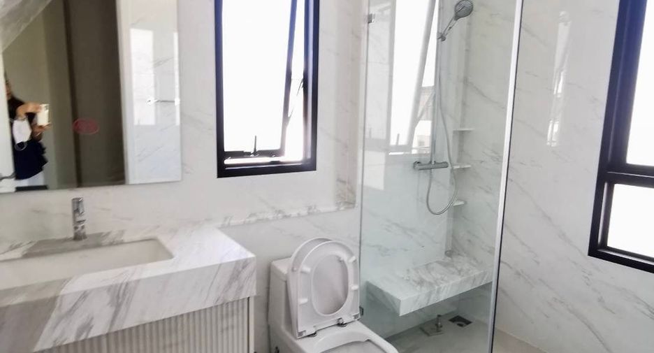 For sale 6 bedrooms house in Saphan Sung, Bangkok