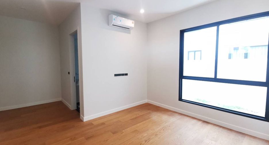 For sale 6 bedrooms house in Saphan Sung, Bangkok
