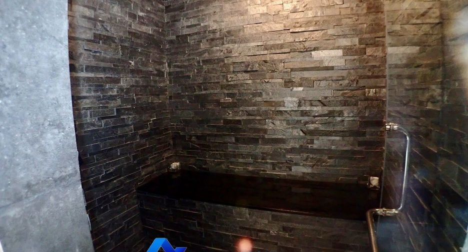 For sale 4 bedrooms villa in Cha Am, Phetchaburi