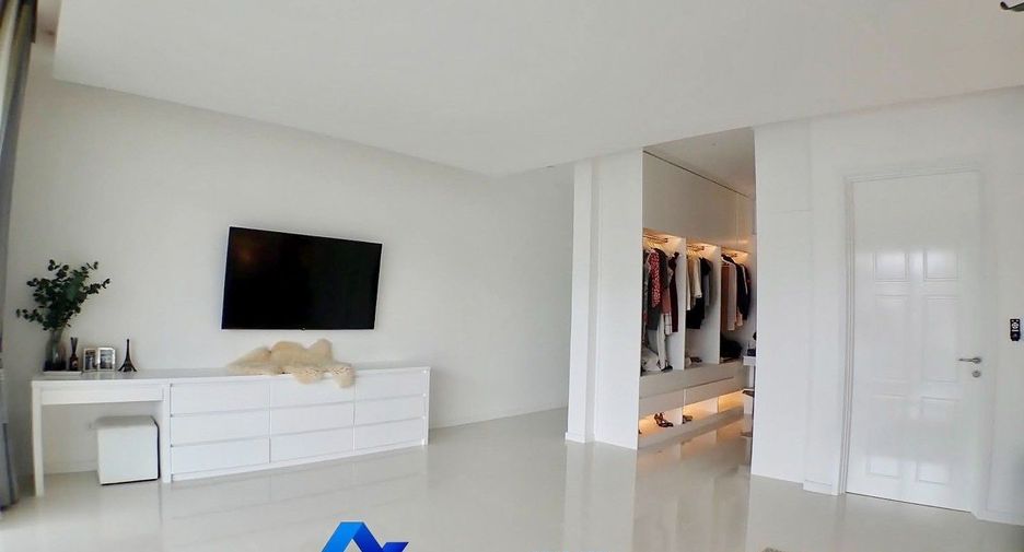 For sale 4 bedrooms villa in Cha Am, Phetchaburi