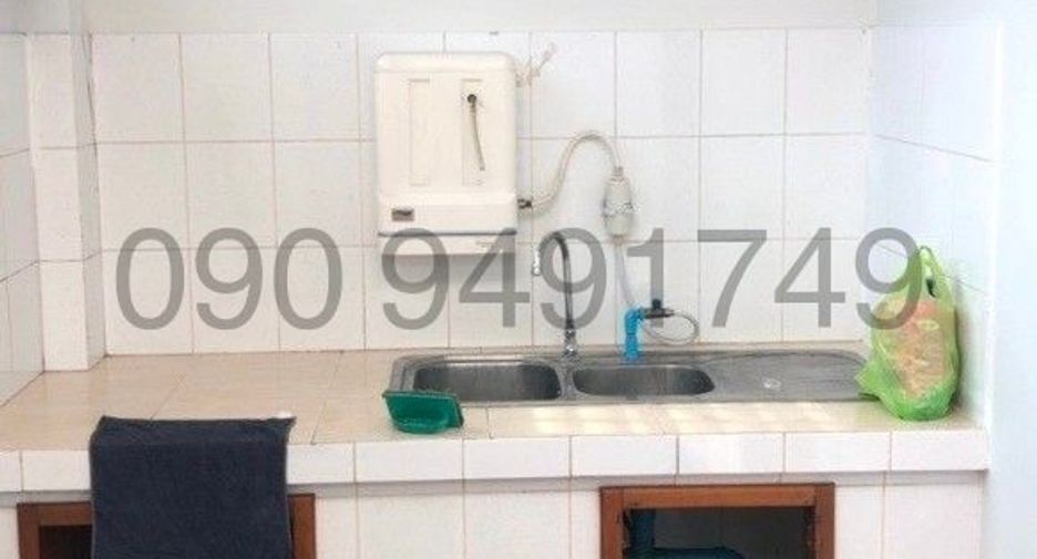 For rent 3 bedrooms townhouse in Don Mueang, Bangkok