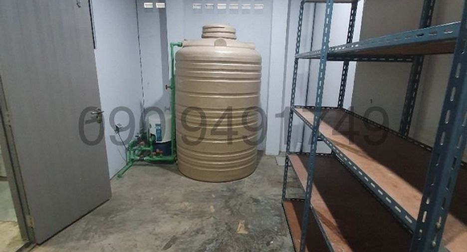For rent retail Space in Phra Khanong, Bangkok