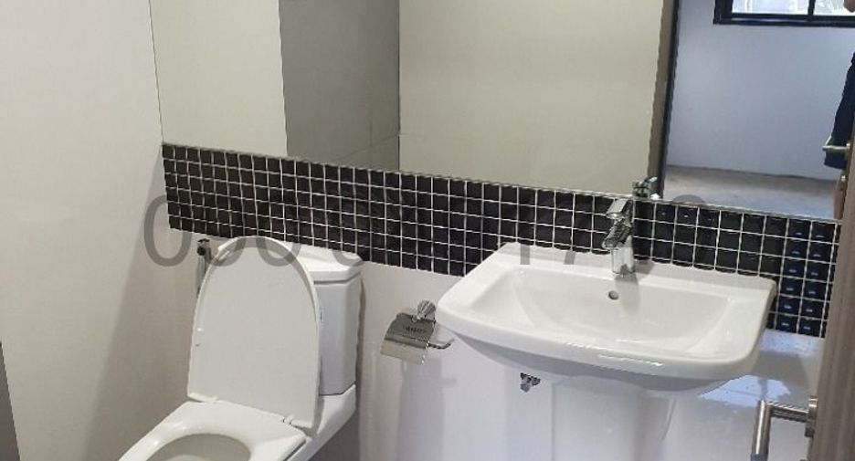 For rent retail Space in Phra Khanong, Bangkok