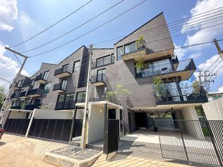 For sale 1 bed townhouse in Mueang Chiang Mai, Chiang Mai
