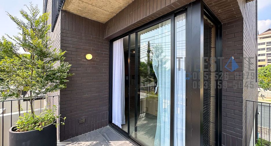 For sale 1 bed townhouse in Mueang Chiang Mai, Chiang Mai