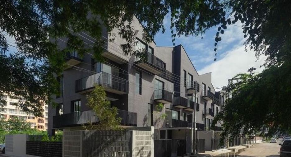 For sale 1 bed townhouse in Mueang Chiang Mai, Chiang Mai