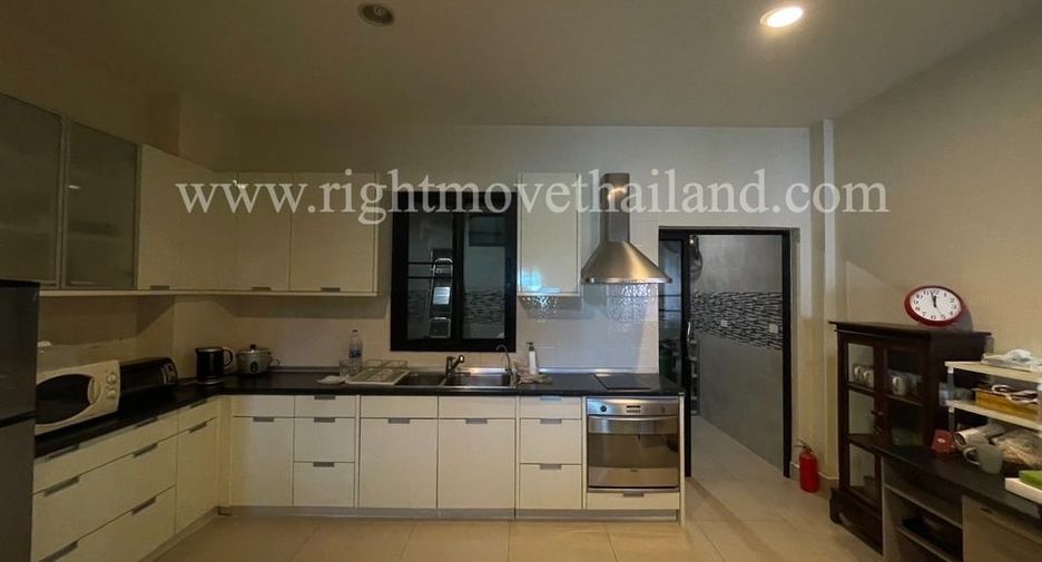 For sale 3 bedrooms townhouse in Prawet, Bangkok