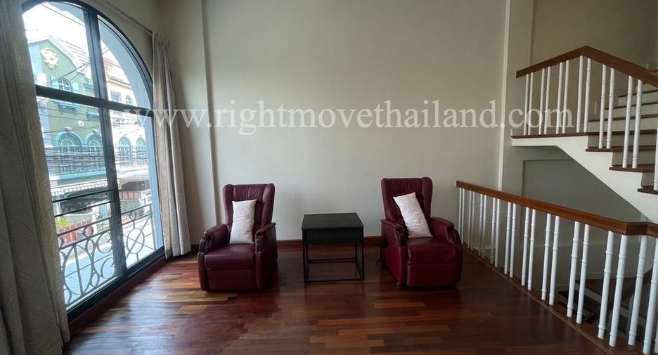 For sale 3 bedrooms townhouse in Prawet, Bangkok