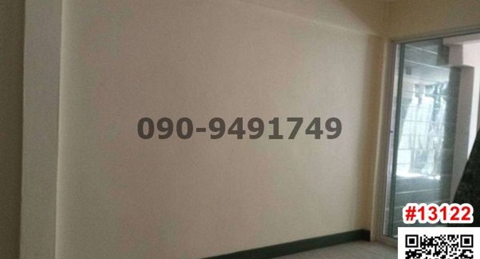 For rent 2 bedrooms townhouse in Wang Thonglang, Bangkok