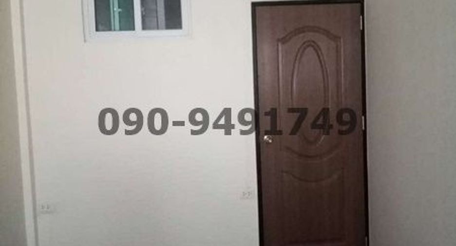 For rent 2 bedrooms townhouse in Wang Thonglang, Bangkok
